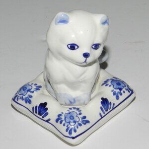 Delft Blue, Holland Cat Sitting On The Pillow Figurine
